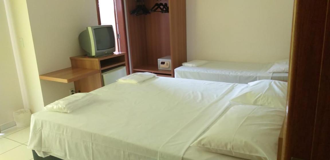 Hotel Golden Dolphin Grand Hotel 111 Caldas Novas Exterior photo